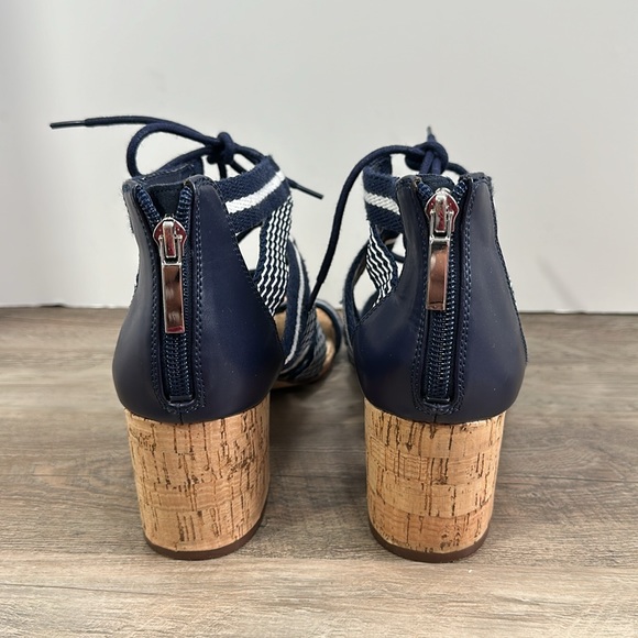 Fun Nine West sandals size 9. Leather and fabric with cork heels. Summer ready! - Picture 10 of 12